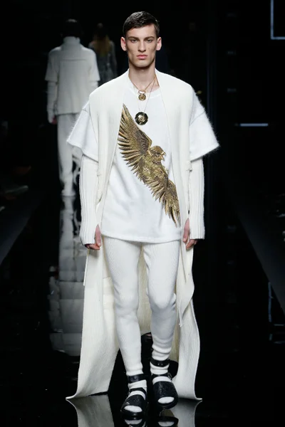 Look 32